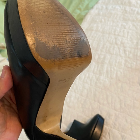 Heels! - Picture 4 of 5